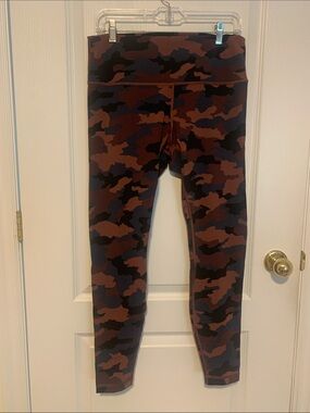 Lululemon Wonder Train Leggings in Red Camo Print